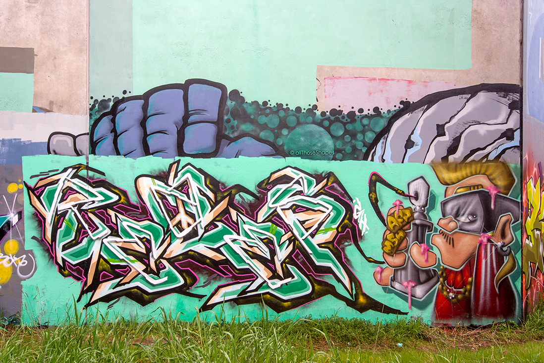 lkae-graffiti-street-art-charo-all-those-shapes