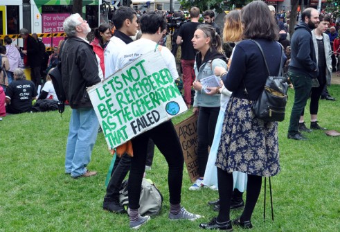all-those-shapes_-_climate-change-rally_016_lets-not-be-remembered.jpg