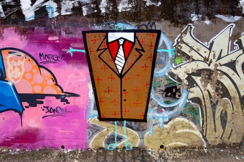 all-those-shapes_-_g4rdy-dr41n5_20211204_10_-_suit-and-tie