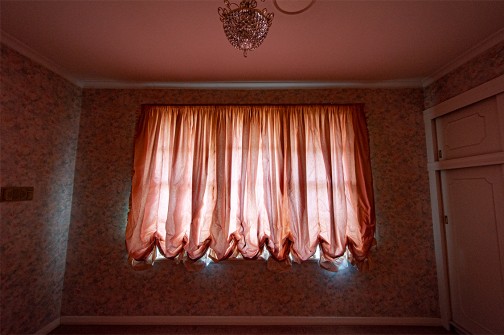 all-those-shapes_-_palatial_92w_14_curtains_chandelier