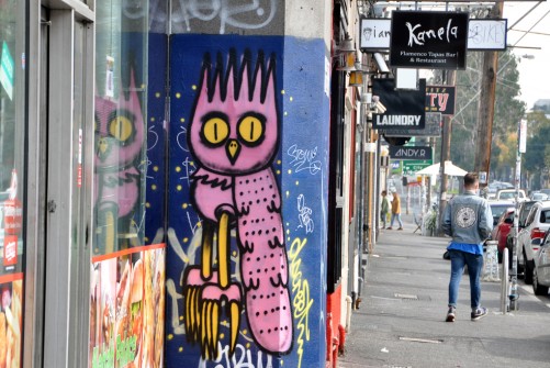all-those-shapes_-_dscreet_-_pink-owl-in-fitzroy