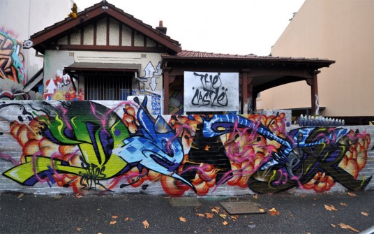 all-those-shapes_-_dzaster_-_the-castle_-_fitzroy.jpg
