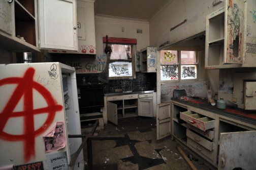 all-those-shapes_-_house-punk_11_-_anarchy-kitchen