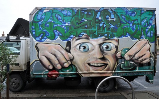 all-those-shapes_-_jester_voir_-_gaming-box-truck_01_-_brunswick