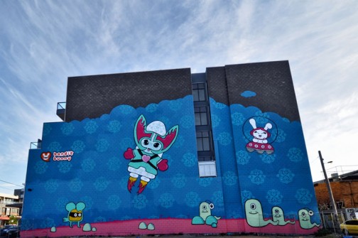 all-those-shapes_-_bandit-bunny_-_space-mural_02_-_brunswick-east