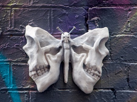 all-those-shapes_-_street-art_-_butterfly-skull_-_hosier