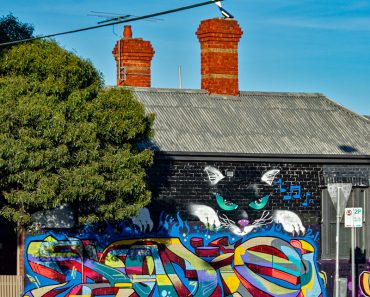 all-those-shapes_-_sorie_-_graff-cat-listening-to-tunes_-_north-fitzroy