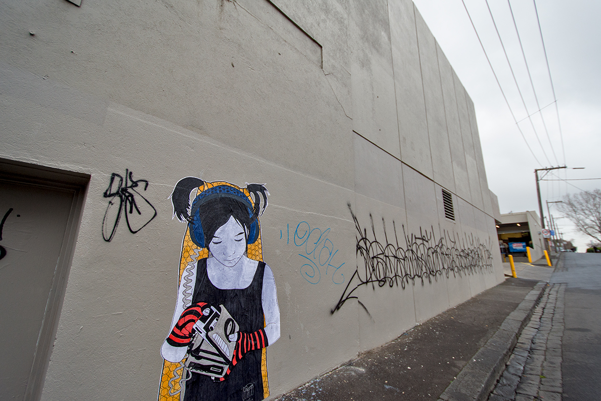 all-those-shapes_-_be-free_-_cassette-walkman-and-the-graff_-_fitzroy