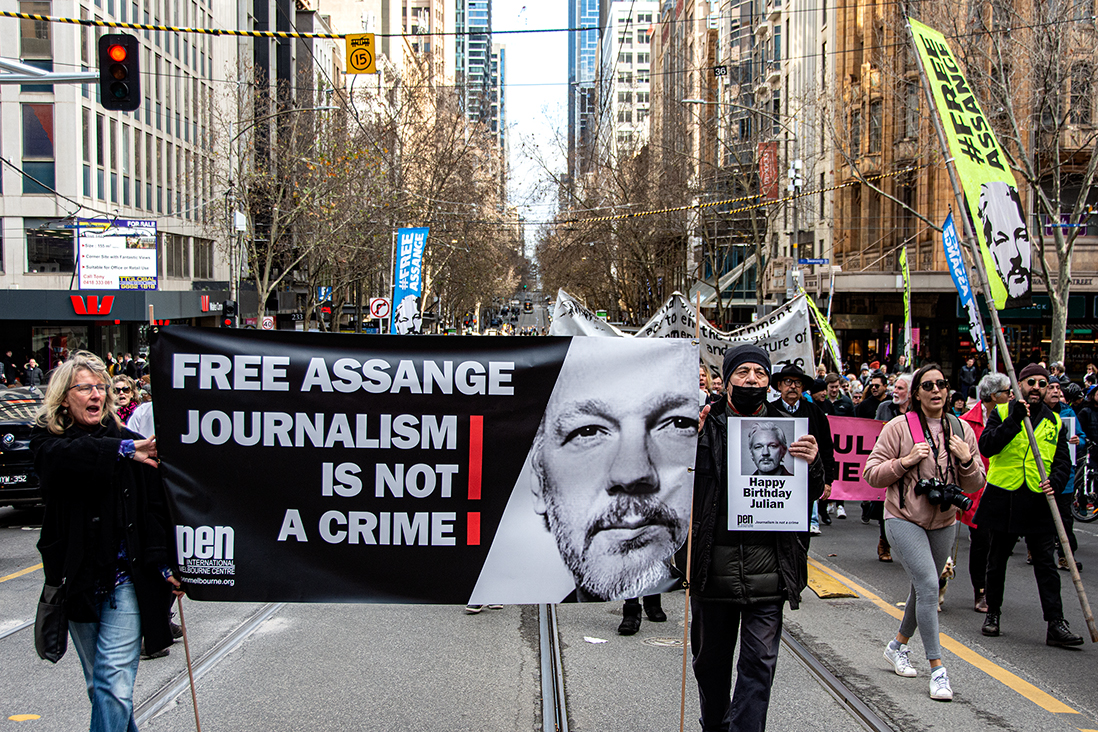 all-those-shapes_-_free-julian-assange-protest-rally_20220703_14_journalism-is-not-a-crime