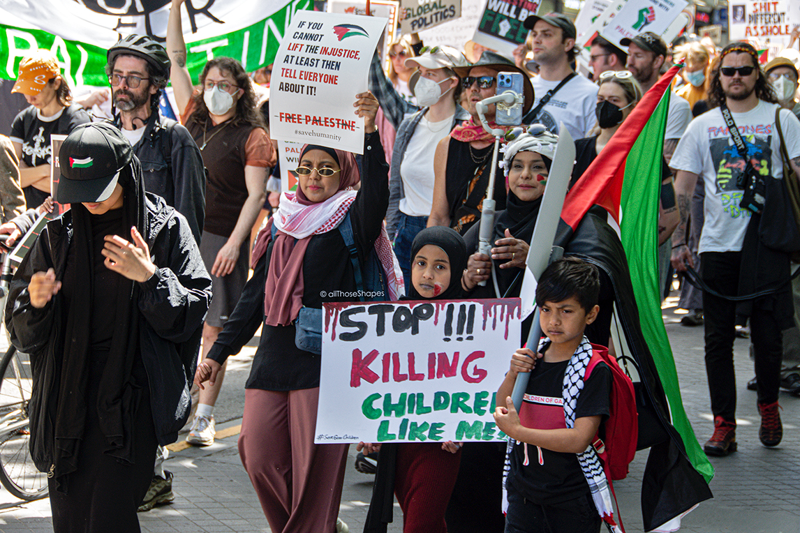 all-those-shapes_-_20231029_free-free-palestine_x1_-_stop-killing-children-like-me