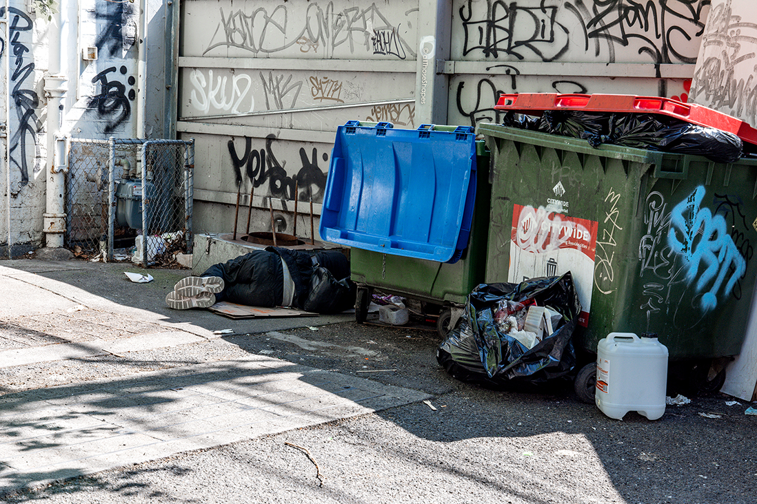 all-those-shapes_-_nature_structure_humans_-_away-with-the-trash_-_prahran