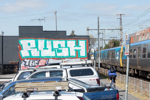 1_all-those-shapes_-_graffiti_-_train-rush
