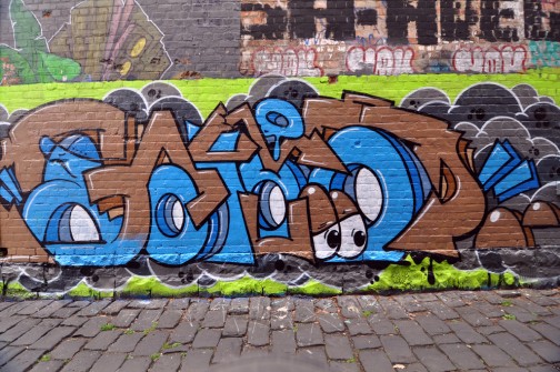all-those-shapes_-_graffiti_-_blue-brown-worm-eyes_-_fitzroy