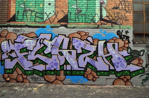 all-those-shapes_-_graffiti_-_flash-lizard_-_brunswick-east