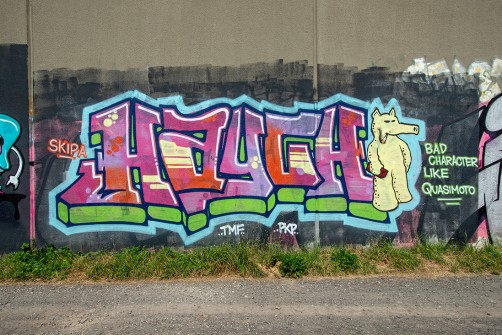 all-those-shapes_-_graffiti_-_haych-bad-character_-_brunswick-east