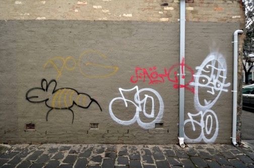 all-those-shapes_-_graffiti_-_vasoe-dog_-_carlton