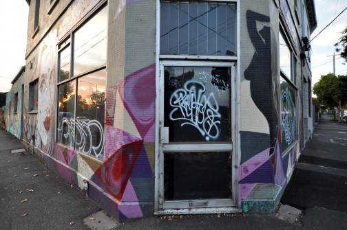 all-those-shapes_-_randoms_-_hectic-graff_white_-_clifton-hill